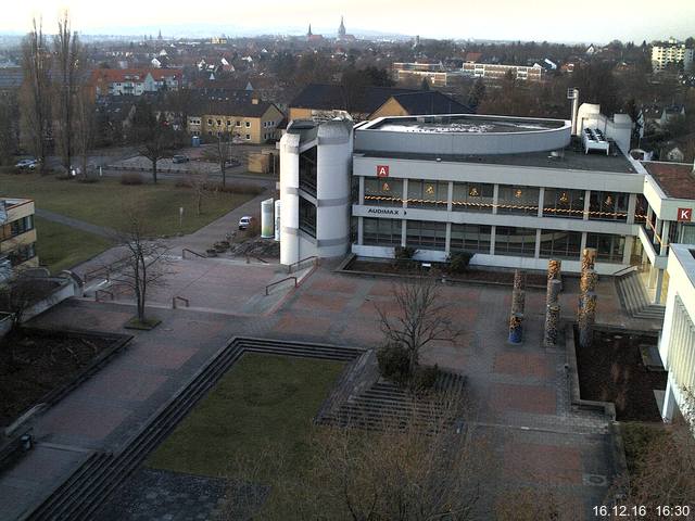 Foto der Webcam: Verwaltungsgeb&auml;ude, Innenhof mit Audimax, H&ouml;rsaal-Geb&auml;ude 1