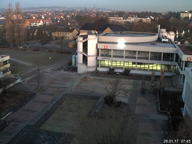 Foto der Webcam: Verwaltungsgeb&auml;ude, Innenhof mit Audimax, H&ouml;rsaal-Geb&auml;ude 1
