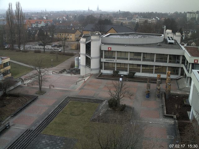 Foto der Webcam: Verwaltungsgeb&auml;ude, Innenhof mit Audimax, H&ouml;rsaal-Geb&auml;ude 1
