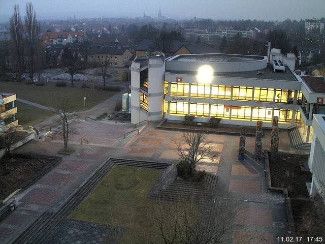 Foto der Webcam: Verwaltungsgeb&auml;ude, Innenhof mit Audimax, H&ouml;rsaal-Geb&auml;ude 1