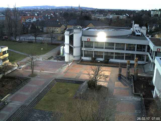 Foto der Webcam: Verwaltungsgeb&auml;ude, Innenhof mit Audimax, H&ouml;rsaal-Geb&auml;ude 1
