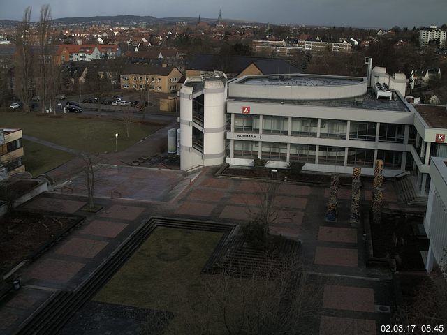 Foto der Webcam: Verwaltungsgebäude, Innenhof mit Audimax, Hörsaal-Gebäude 1