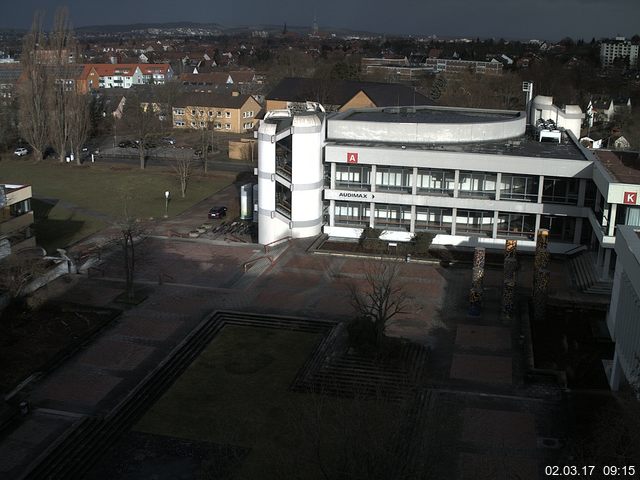 Foto der Webcam: Verwaltungsgebäude, Innenhof mit Audimax, Hörsaal-Gebäude 1