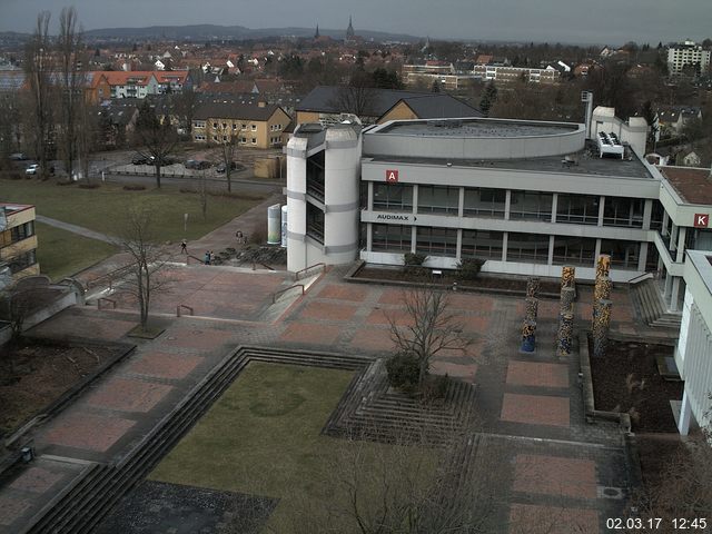 Foto der Webcam: Verwaltungsgebäude, Innenhof mit Audimax, Hörsaal-Gebäude 1