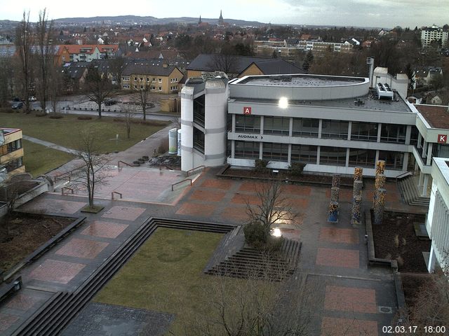 Foto der Webcam: Verwaltungsgebäude, Innenhof mit Audimax, Hörsaal-Gebäude 1