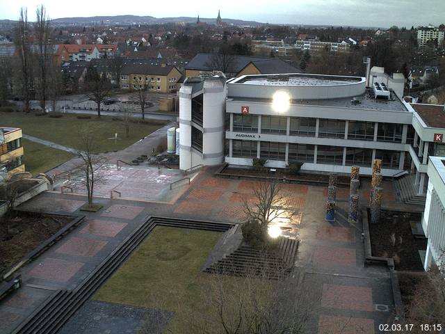 Foto der Webcam: Verwaltungsgebäude, Innenhof mit Audimax, Hörsaal-Gebäude 1