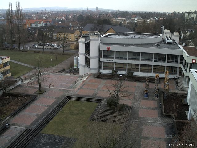 Foto der Webcam: Verwaltungsgeb&auml;ude, Innenhof mit Audimax, H&ouml;rsaal-Geb&auml;ude 1