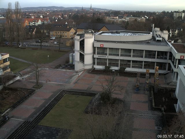 Foto der Webcam: Verwaltungsgeb&auml;ude, Innenhof mit Audimax, H&ouml;rsaal-Geb&auml;ude 1