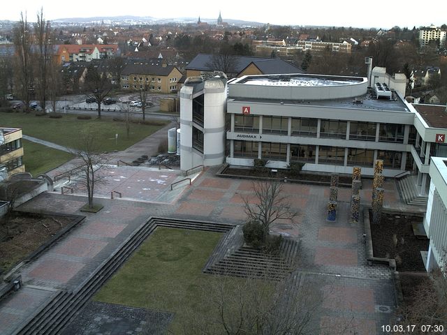 Foto der Webcam: Verwaltungsgeb&auml;ude, Innenhof mit Audimax, H&ouml;rsaal-Geb&auml;ude 1