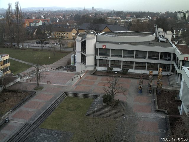 Foto der Webcam: Verwaltungsgeb&auml;ude, Innenhof mit Audimax, H&ouml;rsaal-Geb&auml;ude 1
