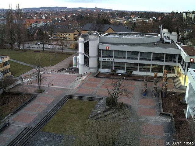 Foto der Webcam: Verwaltungsgeb&auml;ude, Innenhof mit Audimax, H&ouml;rsaal-Geb&auml;ude 1