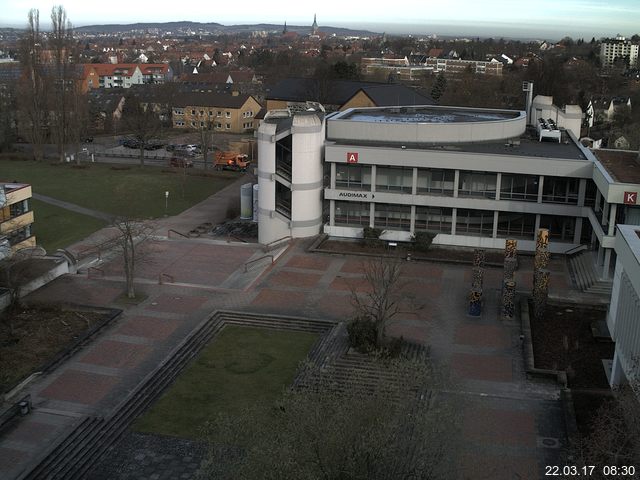 Foto der Webcam: Verwaltungsgebäude, Innenhof mit Audimax, Hörsaal-Gebäude 1