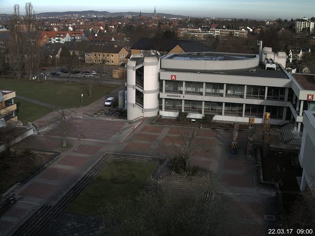 Foto der Webcam: Verwaltungsgebäude, Innenhof mit Audimax, Hörsaal-Gebäude 1