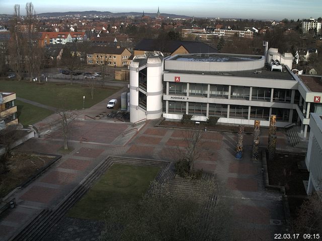 Foto der Webcam: Verwaltungsgebäude, Innenhof mit Audimax, Hörsaal-Gebäude 1