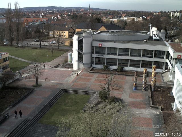 Foto der Webcam: Verwaltungsgebäude, Innenhof mit Audimax, Hörsaal-Gebäude 1