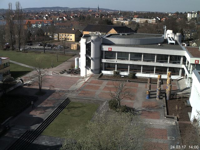 Foto der Webcam: Verwaltungsgebäude, Innenhof mit Audimax, Hörsaal-Gebäude 1