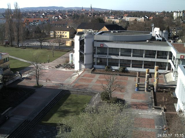 Foto der Webcam: Verwaltungsgebäude, Innenhof mit Audimax, Hörsaal-Gebäude 1