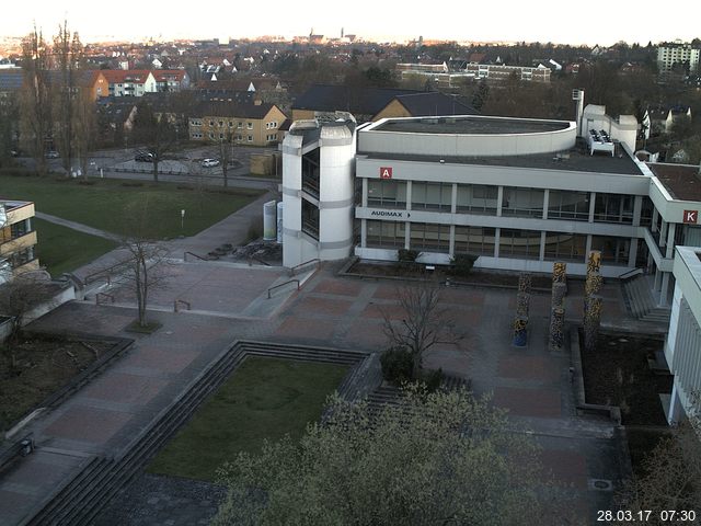 Foto der Webcam: Verwaltungsgeb&auml;ude, Innenhof mit Audimax, H&ouml;rsaal-Geb&auml;ude 1