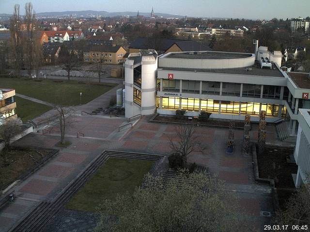 Foto der Webcam: Verwaltungsgeb&auml;ude, Innenhof mit Audimax, H&ouml;rsaal-Geb&auml;ude 1