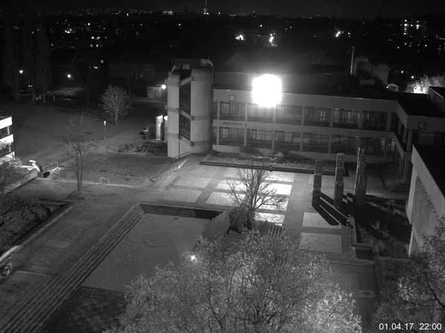 Foto der Webcam: Verwaltungsgebäude, Innenhof mit Audimax, Hörsaal-Gebäude 1