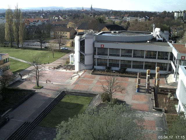 Foto der Webcam: Verwaltungsgebäude, Innenhof mit Audimax, Hörsaal-Gebäude 1