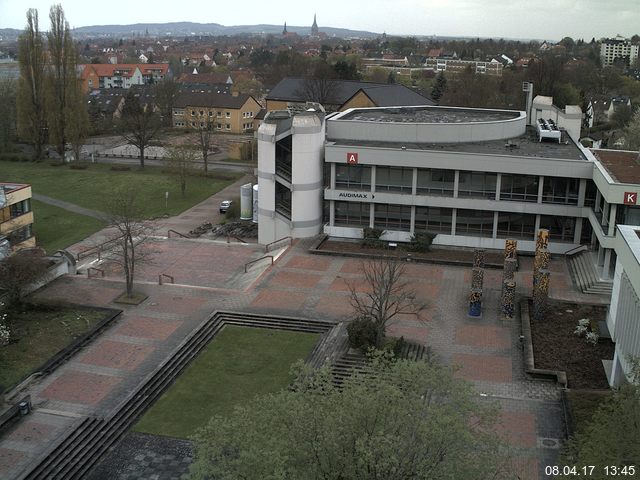 Foto der Webcam: Verwaltungsgebäude, Innenhof mit Audimax, Hörsaal-Gebäude 1