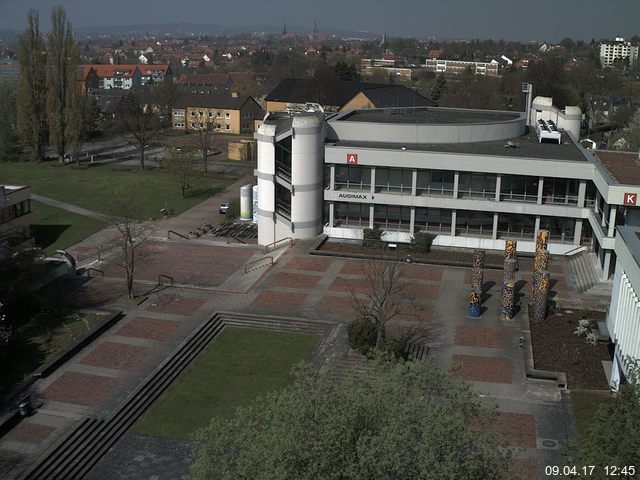 Foto der Webcam: Verwaltungsgebäude, Innenhof mit Audimax, Hörsaal-Gebäude 1