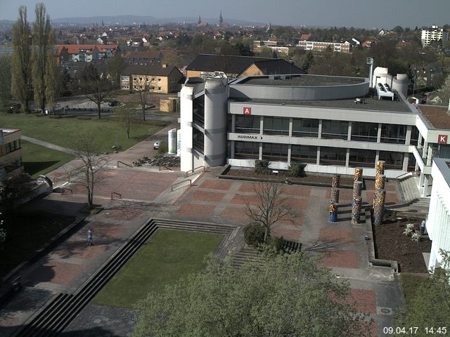 Foto der Webcam: Verwaltungsgebäude, Innenhof mit Audimax, Hörsaal-Gebäude 1