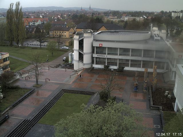 Foto der Webcam: Verwaltungsgebäude, Innenhof mit Audimax, Hörsaal-Gebäude 1