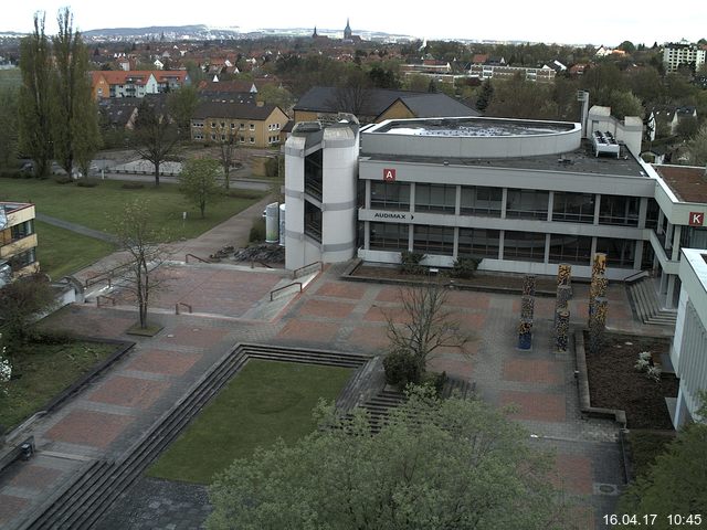 Foto der Webcam: Verwaltungsgebäude, Innenhof mit Audimax, Hörsaal-Gebäude 1