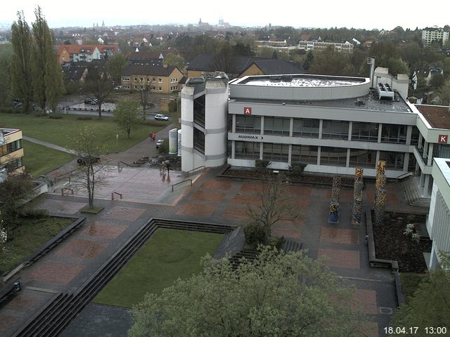 Foto der Webcam: Verwaltungsgebäude, Innenhof mit Audimax, Hörsaal-Gebäude 1