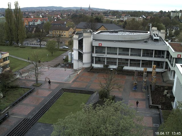 Foto der Webcam: Verwaltungsgebäude, Innenhof mit Audimax, Hörsaal-Gebäude 1