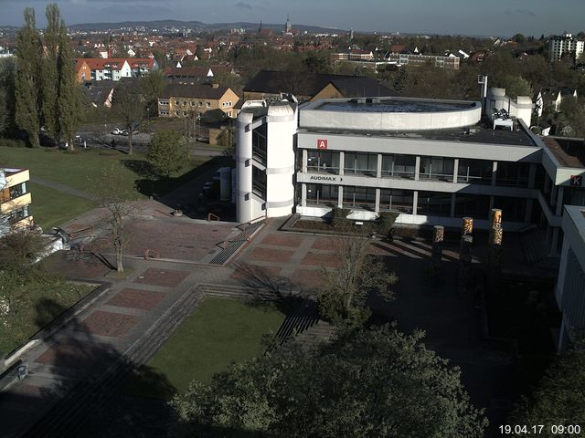 Foto der Webcam: Verwaltungsgebäude, Innenhof mit Audimax, Hörsaal-Gebäude 1