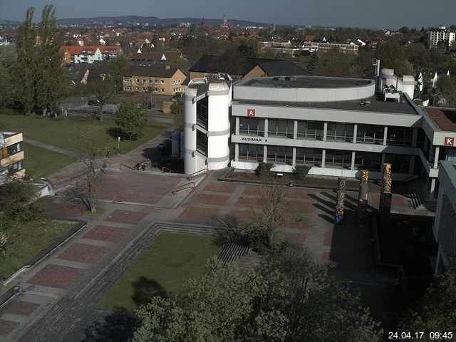 Foto der Webcam: Verwaltungsgebäude, Innenhof mit Audimax, Hörsaal-Gebäude 1