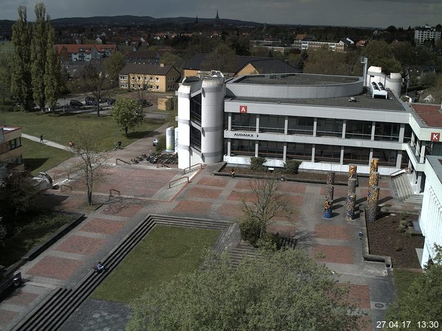 Foto der Webcam: Verwaltungsgebäude, Innenhof mit Audimax, Hörsaal-Gebäude 1