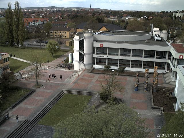 Foto der Webcam: Verwaltungsgebäude, Innenhof mit Audimax, Hörsaal-Gebäude 1