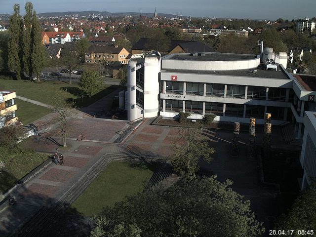 Foto der Webcam: Verwaltungsgebäude, Innenhof mit Audimax, Hörsaal-Gebäude 1