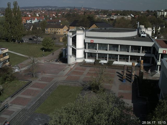 Foto der Webcam: Verwaltungsgebäude, Innenhof mit Audimax, Hörsaal-Gebäude 1