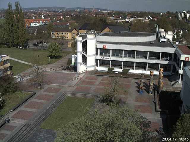 Foto der Webcam: Verwaltungsgebäude, Innenhof mit Audimax, Hörsaal-Gebäude 1