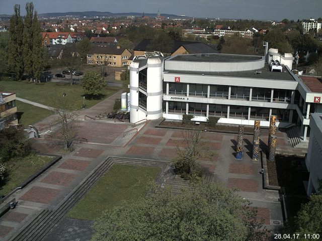 Foto der Webcam: Verwaltungsgebäude, Innenhof mit Audimax, Hörsaal-Gebäude 1