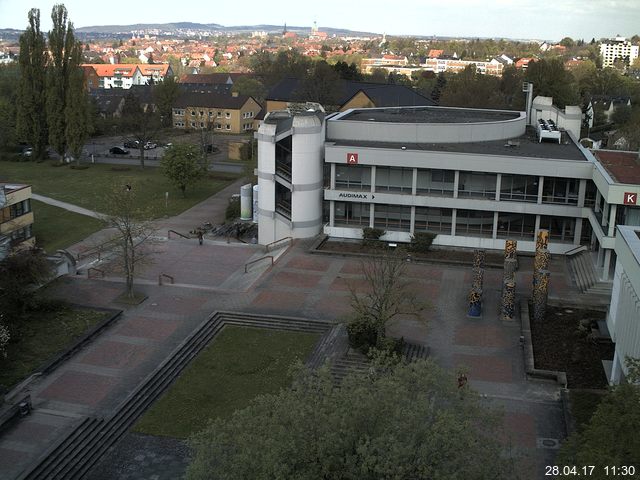 Foto der Webcam: Verwaltungsgebäude, Innenhof mit Audimax, Hörsaal-Gebäude 1