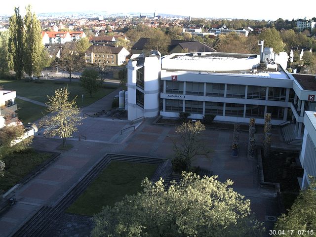 Foto der Webcam: Verwaltungsgeb&auml;ude, Innenhof mit Audimax, H&ouml;rsaal-Geb&auml;ude 1