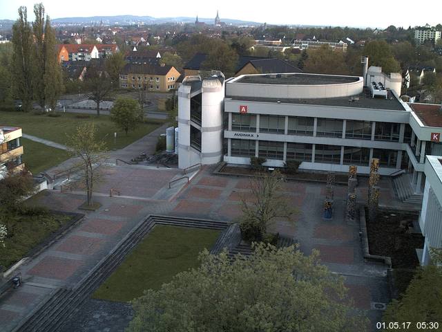 Foto der Webcam: Verwaltungsgebäude, Innenhof mit Audimax, Hörsaal-Gebäude 1