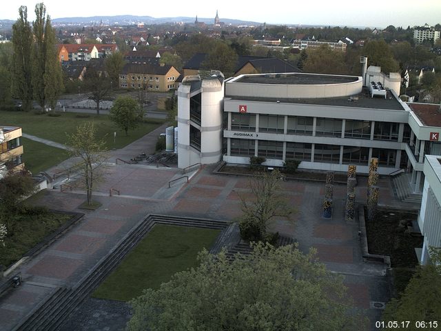 Foto der Webcam: Verwaltungsgebäude, Innenhof mit Audimax, Hörsaal-Gebäude 1