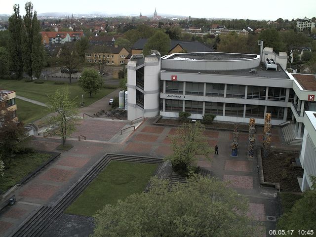 Foto der Webcam: Verwaltungsgebäude, Innenhof mit Audimax, Hörsaal-Gebäude 1