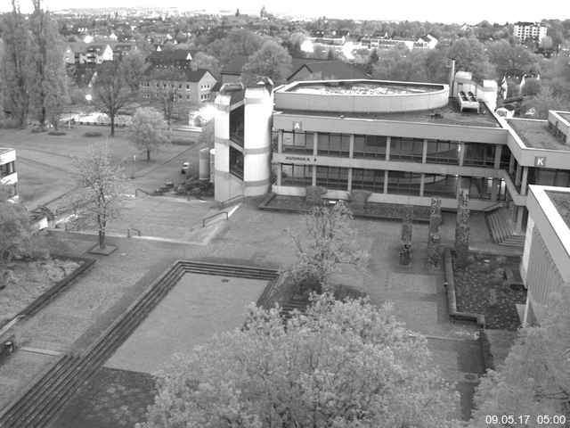 Foto der Webcam: Verwaltungsgebäude, Innenhof mit Audimax, Hörsaal-Gebäude 1