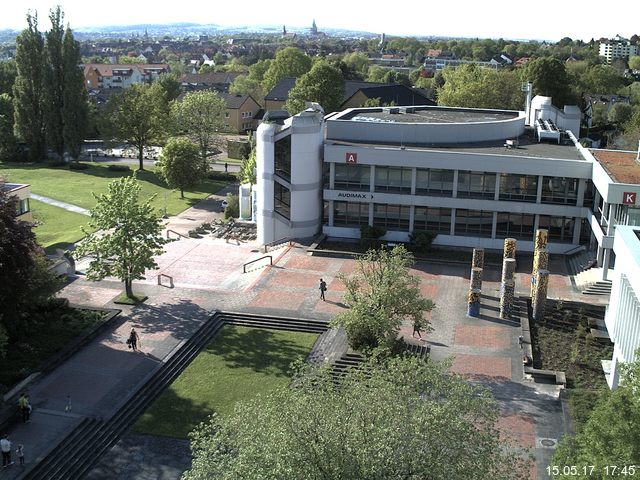 Foto der Webcam: Verwaltungsgebäude, Innenhof mit Audimax, Hörsaal-Gebäude 1