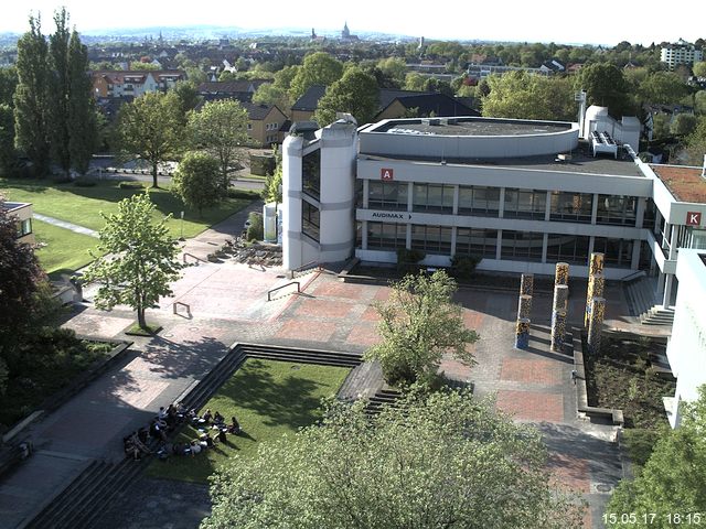 Foto der Webcam: Verwaltungsgebäude, Innenhof mit Audimax, Hörsaal-Gebäude 1