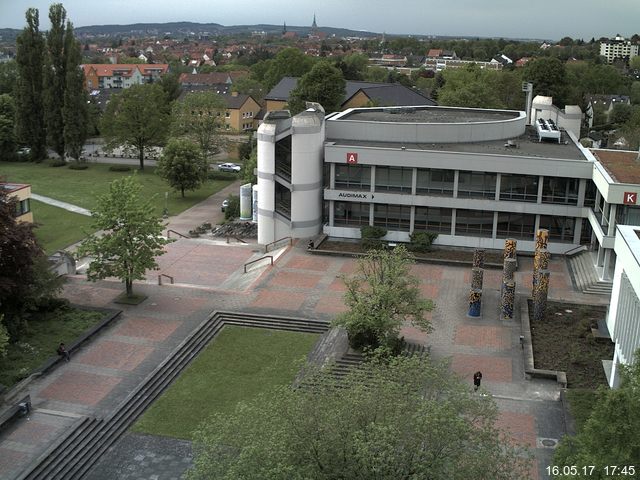 Foto der Webcam: Verwaltungsgebäude, Innenhof mit Audimax, Hörsaal-Gebäude 1