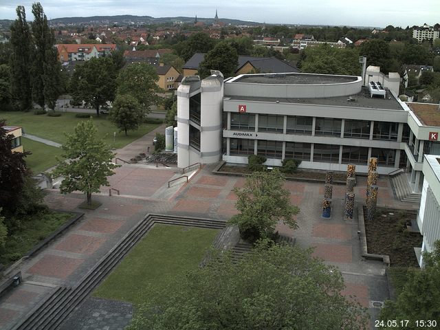 Foto der Webcam: Verwaltungsgebäude, Innenhof mit Audimax, Hörsaal-Gebäude 1